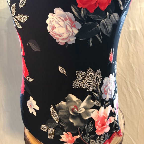 INC International Concepts Fitted Top: Size S - Picture 11 of 13